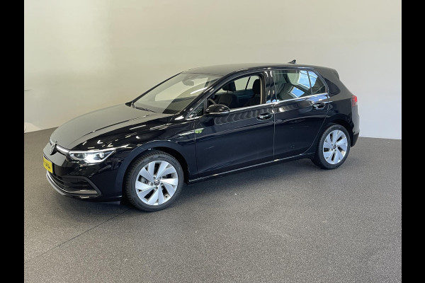 Volkswagen Golf 1.5 eTSI Style Airco ECC Carplay Navi Adaptive Crusie Control Massagestoel AGR Ambiente verlichting