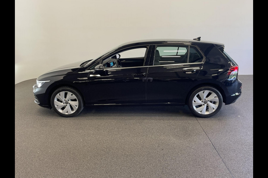 Volkswagen Golf 1.5 eTSI Style Airco ECC Carplay Navi Adaptive Crusie Control Massagestoel AGR Ambiente verlichting