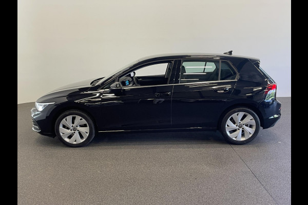 Volkswagen Golf 1.5 eTSI Style Airco ECC Carplay Navi Adaptive Crusie Control Massagestoel AGR Ambiente verlichting