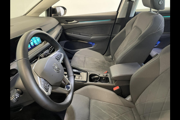 Volkswagen Golf 1.5 eTSI Style Airco ECC Carplay Navi Adaptive Crusie Control Massagestoel AGR Ambiente verlichting