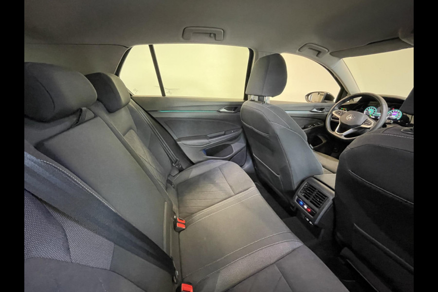 Volkswagen Golf 1.5 eTSI Style Airco ECC Carplay Navi Adaptive Crusie Control Massagestoel AGR Ambiente verlichting