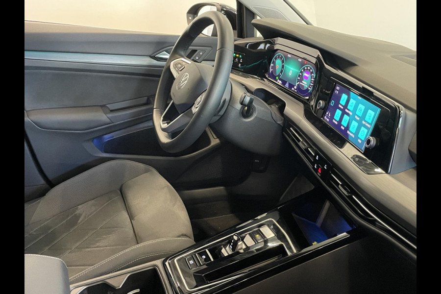 Volkswagen Golf 1.5 eTSI Style Airco ECC Carplay Navi Adaptive Crusie Control Massagestoel AGR Ambiente verlichting