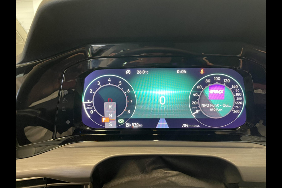Volkswagen Golf 1.5 eTSI Style Airco ECC Carplay Navi Adaptive Crusie Control Massagestoel AGR Ambiente verlichting