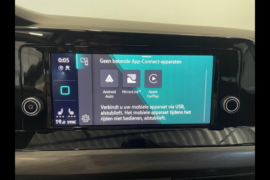 Volkswagen Golf 1.5 eTSI Style Airco ECC Carplay Navi Adaptive Crusie Control Massagestoel AGR Ambiente verlichting
