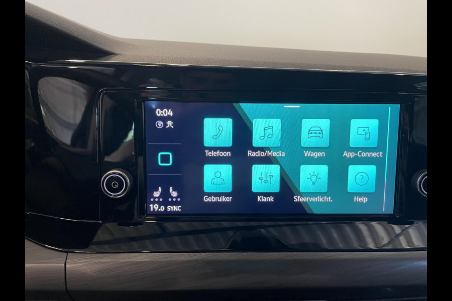 Volkswagen Golf 1.5 eTSI Style Airco ECC Carplay Navi Adaptive Crusie Control Massagestoel AGR Ambiente verlichting
