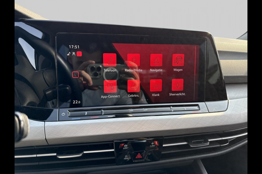 Volkswagen Golf 1.0 TSI Life  | navigatie | ACC | LED | Apple Carplay/Android Auto