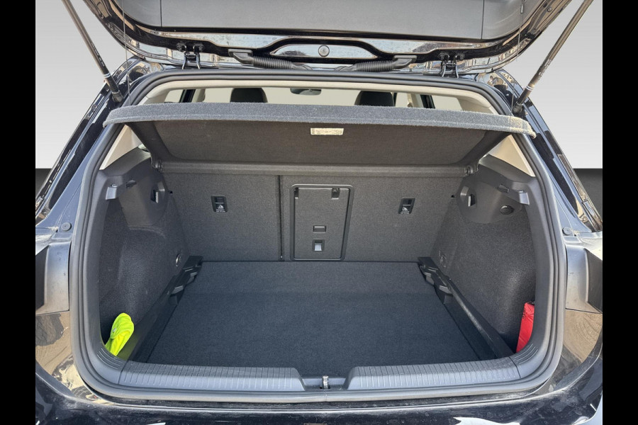 Volkswagen Golf 1.0 TSI Life  | navigatie | ACC | LED | Apple Carplay/Android Auto
