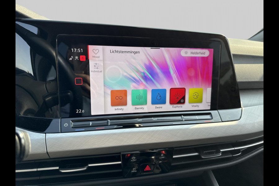 Volkswagen Golf 1.0 TSI Life  | navigatie | ACC | LED | Apple Carplay/Android Auto