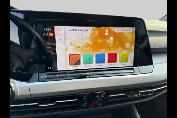 Volkswagen Golf 1.0 TSI Life  | navigatie | ACC | LED | Apple Carplay/Android Auto