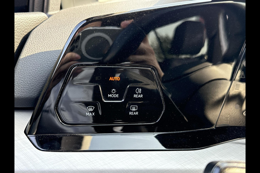 Volkswagen Golf 1.0 TSI Life  | navigatie | ACC | LED | Apple Carplay/Android Auto