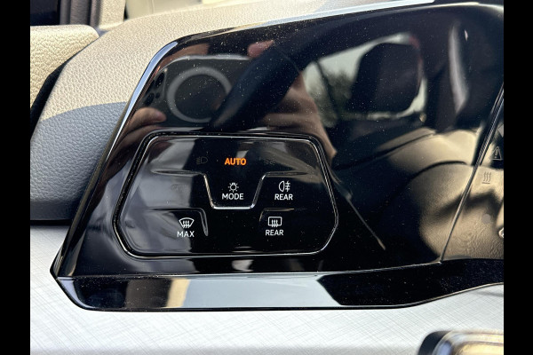 Volkswagen Golf 1.0 TSI Life  | navigatie | ACC | LED | Apple Carplay/Android Auto