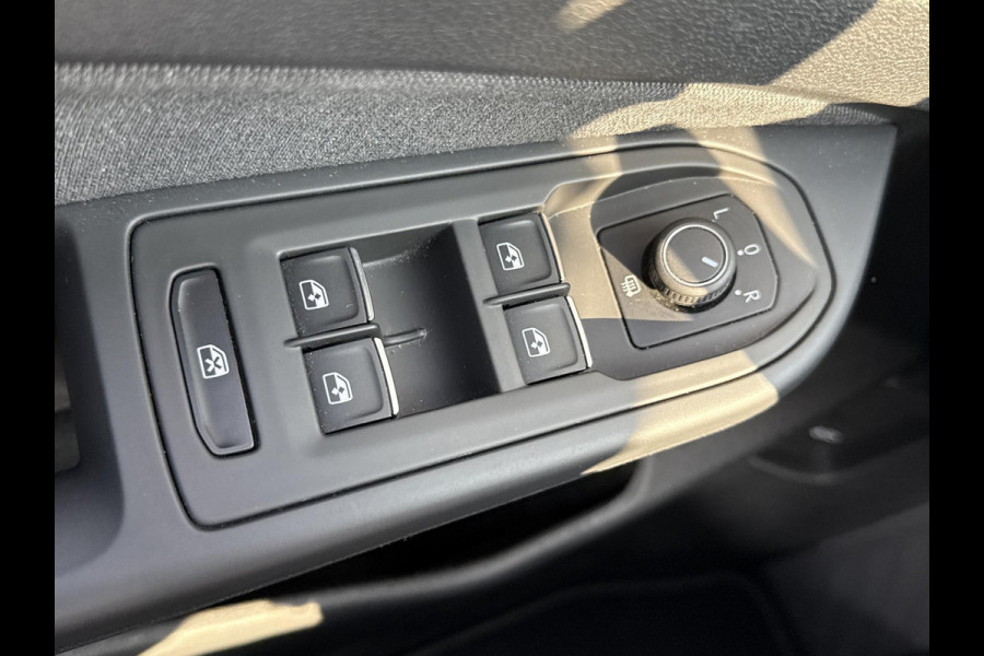 Volkswagen Golf 1.0 TSI Life  | navigatie | ACC | LED | Apple Carplay/Android Auto