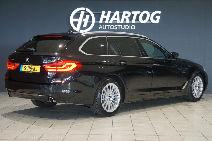 BMW 5 Serie Touring 530i xDrive Executive + PANO / ADAPTIEVE DEMPING / CAMERA / DODEHOEKDETECTIE / DEALER ONDERHOUDEN