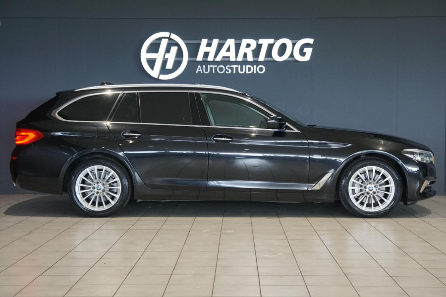 BMW 5 Serie Touring 530i xDrive Executive + PANO / ADAPTIEVE DEMPING / CAMERA / DODEHOEKDETECTIE / DEALER ONDERHOUDEN