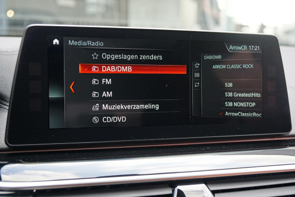 BMW 5 Serie Touring 530i xDrive Executive + PANO / ADAPTIEVE DEMPING / CAMERA / DODEHOEKDETECTIE / DEALER ONDERHOUDEN