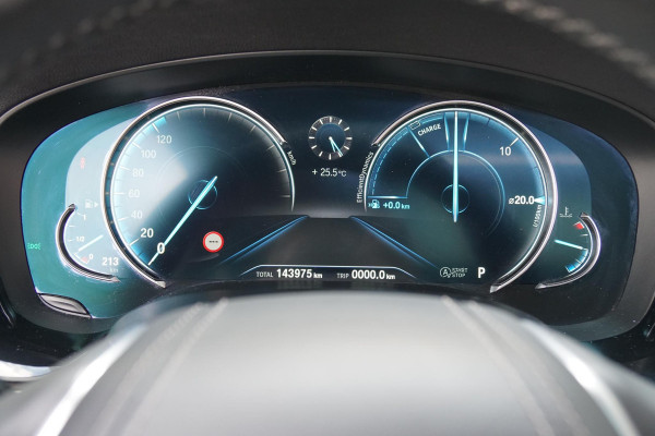 BMW 5 Serie Touring 530i xDrive Executive + PANO / ADAPTIEVE DEMPING / CAMERA / DODEHOEKDETECTIE / DEALER ONDERHOUDEN