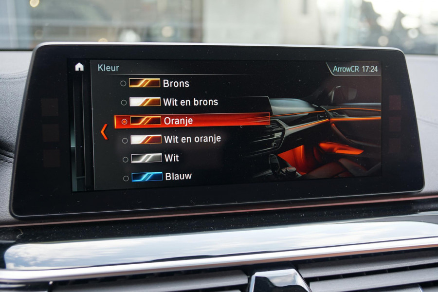 BMW 5 Serie Touring 530i xDrive Executive + PANO / ADAPTIEVE DEMPING / CAMERA / DODEHOEKDETECTIE / DEALER ONDERHOUDEN