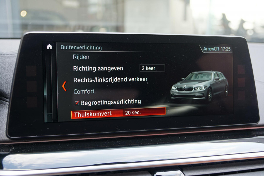 BMW 5 Serie Touring 530i xDrive Executive + PANO / ADAPTIEVE DEMPING / CAMERA / DODEHOEKDETECTIE / DEALER ONDERHOUDEN