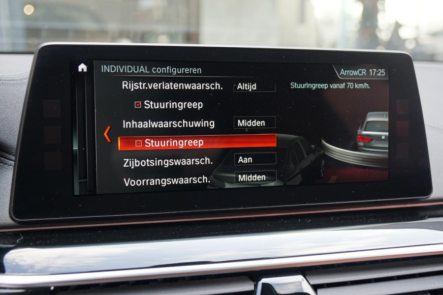 BMW 5 Serie Touring 530i xDrive Executive + PANO / ADAPTIEVE DEMPING / CAMERA / DODEHOEKDETECTIE / DEALER ONDERHOUDEN