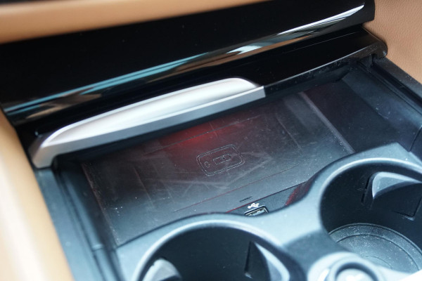 BMW 5 Serie Touring 530i xDrive Executive + PANO / ADAPTIEVE DEMPING / CAMERA / DODEHOEKDETECTIE / DEALER ONDERHOUDEN