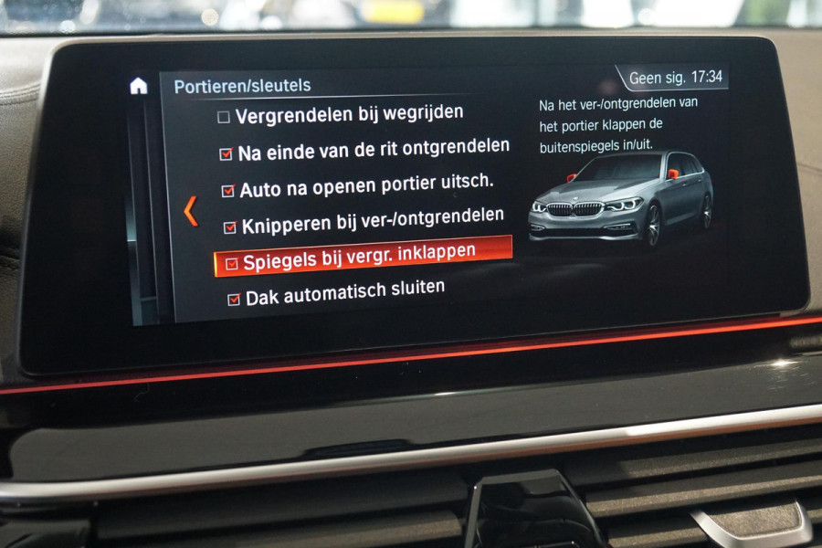 BMW 5 Serie Touring 530i xDrive Executive + PANO / ADAPTIEVE DEMPING / CAMERA / DODEHOEKDETECTIE / DEALER ONDERHOUDEN