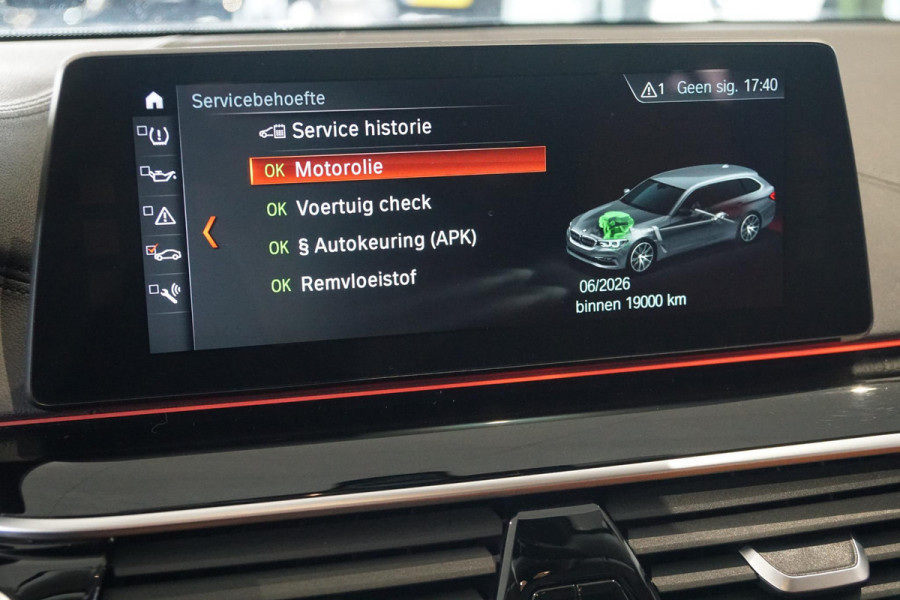 BMW 5 Serie Touring 530i xDrive Executive + PANO / ADAPTIEVE DEMPING / CAMERA / DODEHOEKDETECTIE / DEALER ONDERHOUDEN