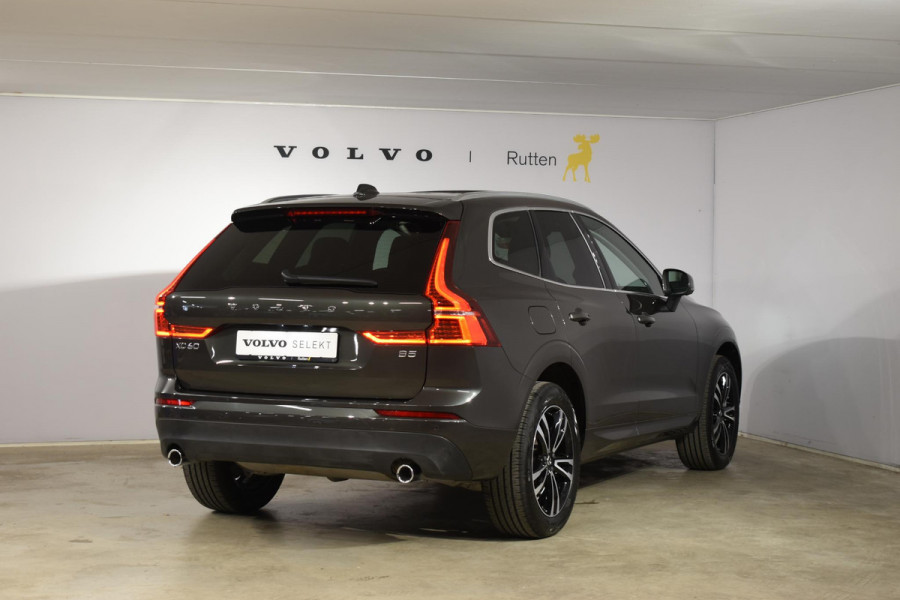 Volvo XC60 B5 250PK Momentum Exclusive / Navigatie / Adaptieve Cruisecontrol / 360 Camera / Head Up Display / Panorama Dak /  LM Velgen /