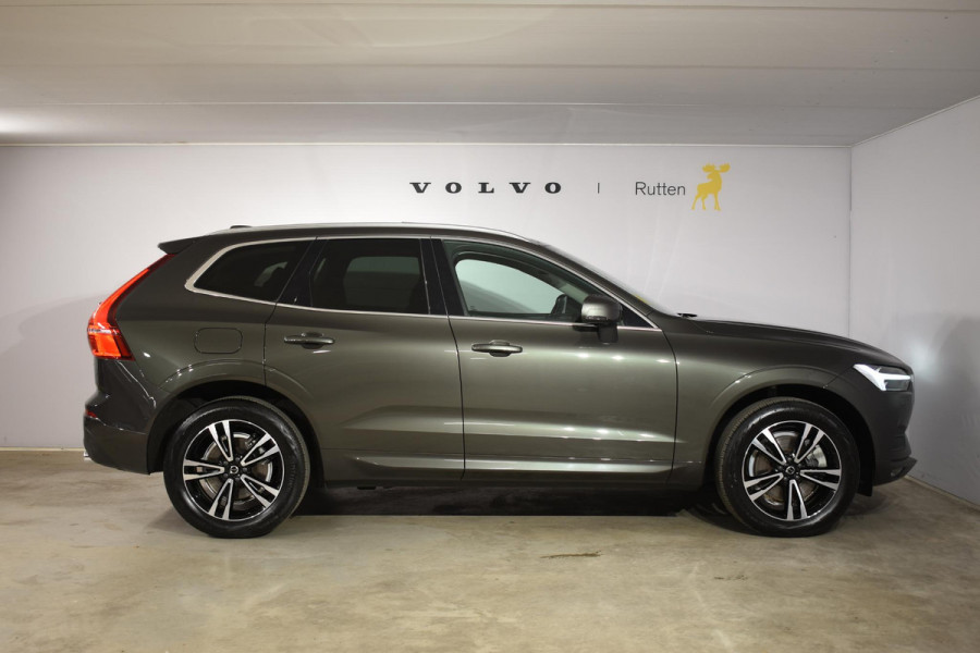 Volvo XC60 B5 250PK Momentum Exclusive / Navigatie / Adaptieve Cruisecontrol / 360 Camera / Head Up Display / Panorama Dak /  LM Velgen /