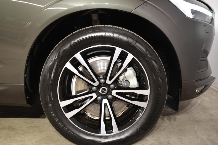 Volvo XC60 B5 250PK Momentum Exclusive / Navigatie / Adaptieve Cruisecontrol / 360 Camera / Head Up Display / Panorama Dak /  LM Velgen /