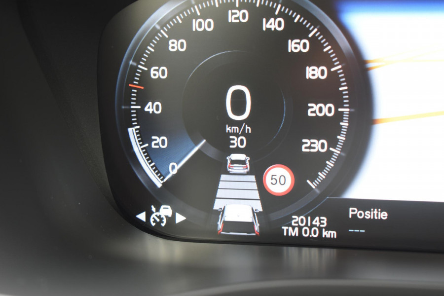 Volvo XC60 B5 250PK Momentum Exclusive / Navigatie / Adaptieve Cruisecontrol / 360 Camera / Head Up Display / Panorama Dak /  LM Velgen /