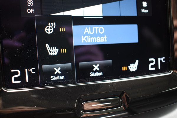 Volvo XC60 B5 250PK Momentum Exclusive / Navigatie / Adaptieve Cruisecontrol / 360 Camera / Head Up Display / Panorama Dak /  LM Velgen /