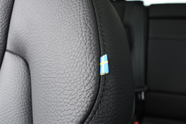 Volvo XC60 B5 250PK Momentum Exclusive / Navigatie / Adaptieve Cruisecontrol / 360 Camera / Head Up Display / Panorama Dak /  LM Velgen /