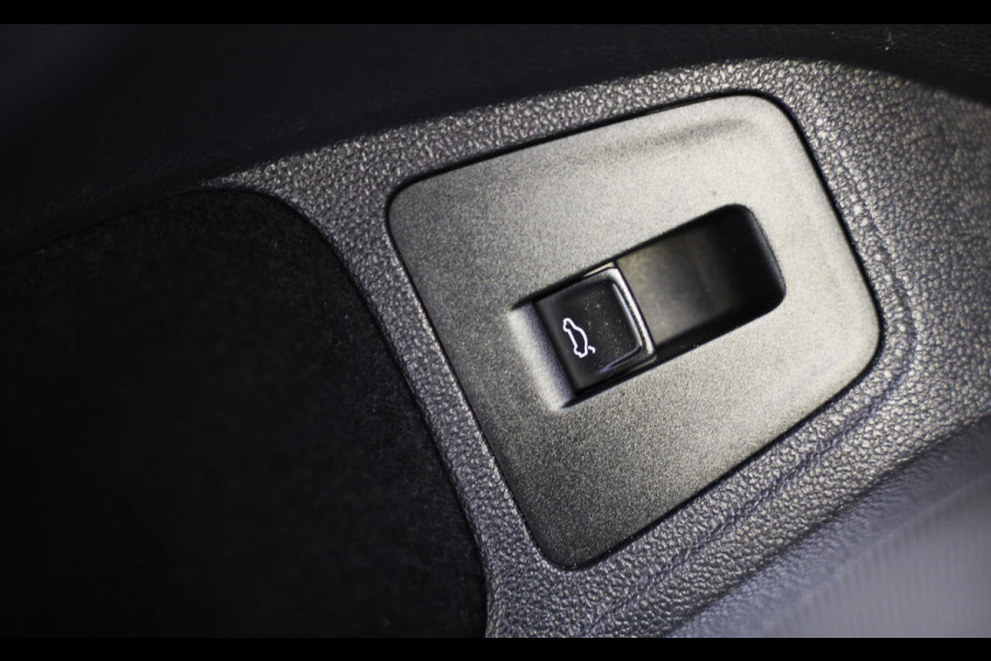 Volkswagen Tiguan 1.4 TSI 4Motion R Line / AUT / Memory / Elek Stoelen / Navi / F1 / Camera / Head Up / Leder / Led / Pano / 19 In