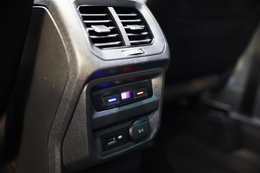 Volkswagen Tiguan 1.4 TSI 4Motion R Line / AUT / Memory / Elek Stoelen / Navi / F1 / Camera / Head Up / Leder / Led / Pano / 19 In
