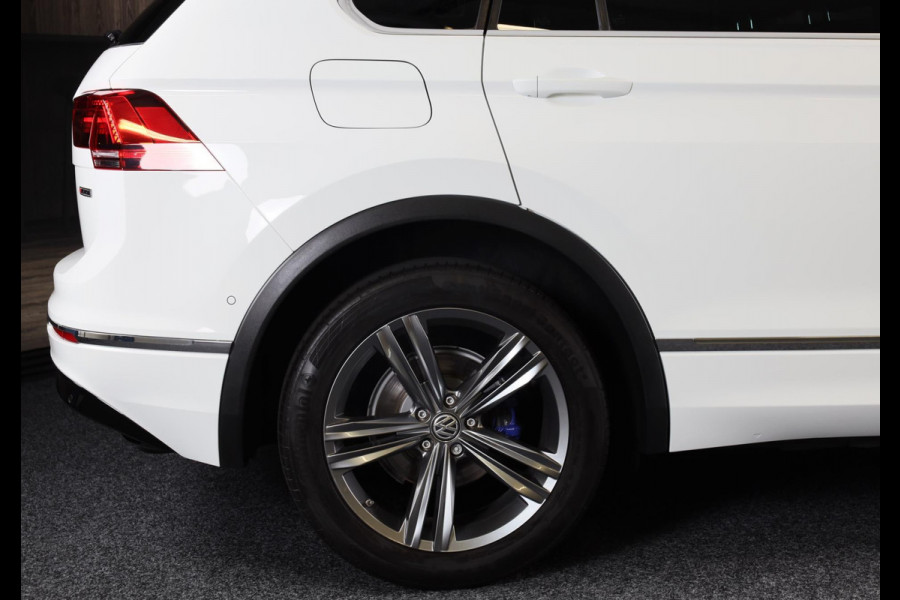 Volkswagen Tiguan 1.4 TSI 4Motion R Line / AUT / Memory / Elek Stoelen / Navi / F1 / Camera / Head Up / Leder / Led / Pano / 19 In