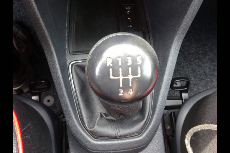Volkswagen Caddy 2.0 TDI L1H1 BMT EU6 180 PK AIRCO LEDER LMV SIDEBARS NAVIGATIE