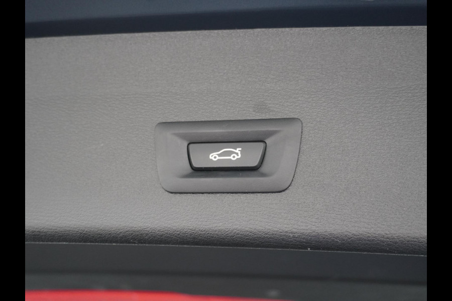 BMW X1 sDrive20i TREKHAAK | ELEK. KOFFER | LEDER | RIJKLAAR INCL. 12 MND. BOVAGGARANTIE