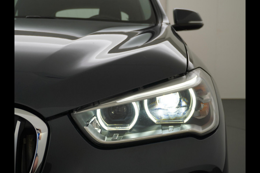 BMW X1 sDrive20i TREKHAAK | ELEK. KOFFER | LEDER | RIJKLAAR INCL. 12 MND. BOVAGGARANTIE