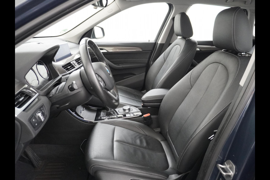 BMW X1 sDrive20i TREKHAAK | ELEK. KOFFER | LEDER | RIJKLAAR INCL. 12 MND. BOVAGGARANTIE