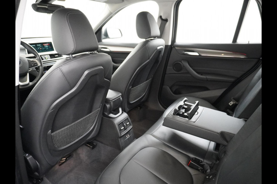 BMW X1 sDrive20i TREKHAAK | ELEK. KOFFER | LEDER | RIJKLAAR INCL. 12 MND. BOVAGGARANTIE