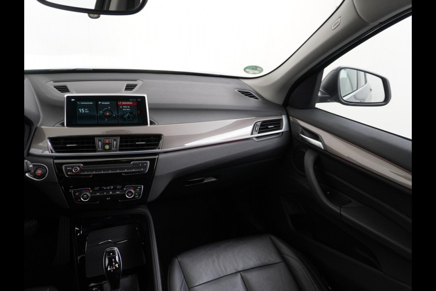 BMW X1 sDrive20i TREKHAAK | ELEK. KOFFER | LEDER | RIJKLAAR INCL. 12 MND. BOVAGGARANTIE