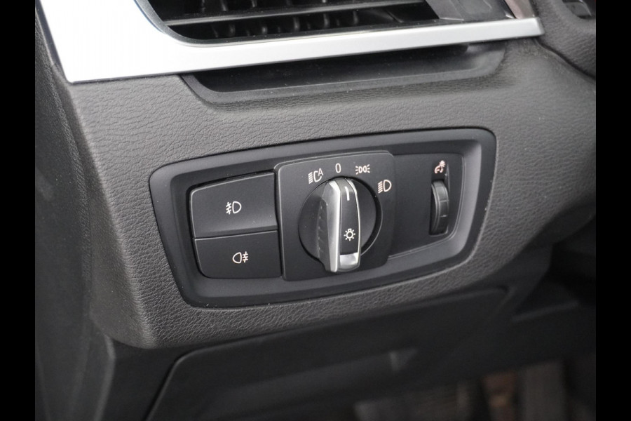 BMW X1 sDrive20i TREKHAAK | ELEK. KOFFER | LEDER | RIJKLAAR INCL. 12 MND. BOVAGGARANTIE
