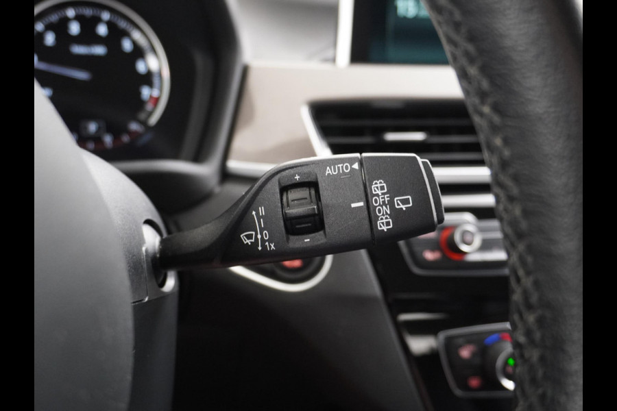 BMW X1 sDrive20i TREKHAAK | ELEK. KOFFER | LEDER | RIJKLAAR INCL. 12 MND. BOVAGGARANTIE
