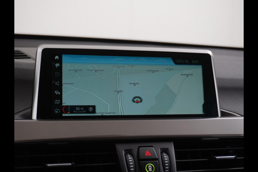 BMW X1 sDrive20i TREKHAAK | ELEK. KOFFER | LEDER | RIJKLAAR INCL. 12 MND. BOVAGGARANTIE