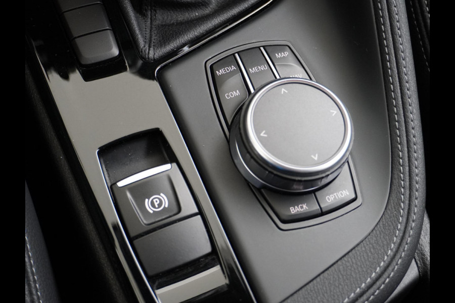 BMW X1 sDrive20i TREKHAAK | ELEK. KOFFER | LEDER | RIJKLAAR INCL. 12 MND. BOVAGGARANTIE