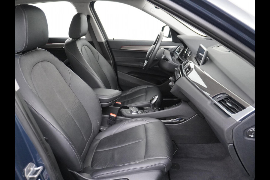 BMW X1 sDrive20i TREKHAAK | ELEK. KOFFER | LEDER | RIJKLAAR INCL. 12 MND. BOVAGGARANTIE