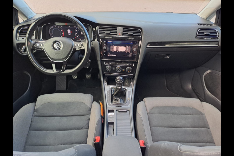 Volkswagen GOLF Variant 1.4 TSI Highline R-line | LED | Pano | Trekhaak | ACC | Navi | App-connect | Virtual |