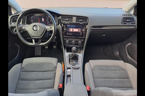 Volkswagen GOLF Variant 1.4 TSI Highline R-line | LED | Pano | Trekhaak | ACC | Navi | App-connect | Virtual |