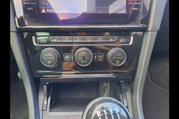 Volkswagen GOLF Variant 1.4 TSI Highline R-line | LED | Pano | Trekhaak | ACC | Navi | App-connect | Virtual |