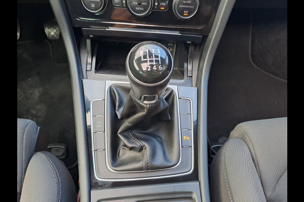Volkswagen GOLF Variant 1.4 TSI Highline R-line | LED | Pano | Trekhaak | ACC | Navi | App-connect | Virtual |